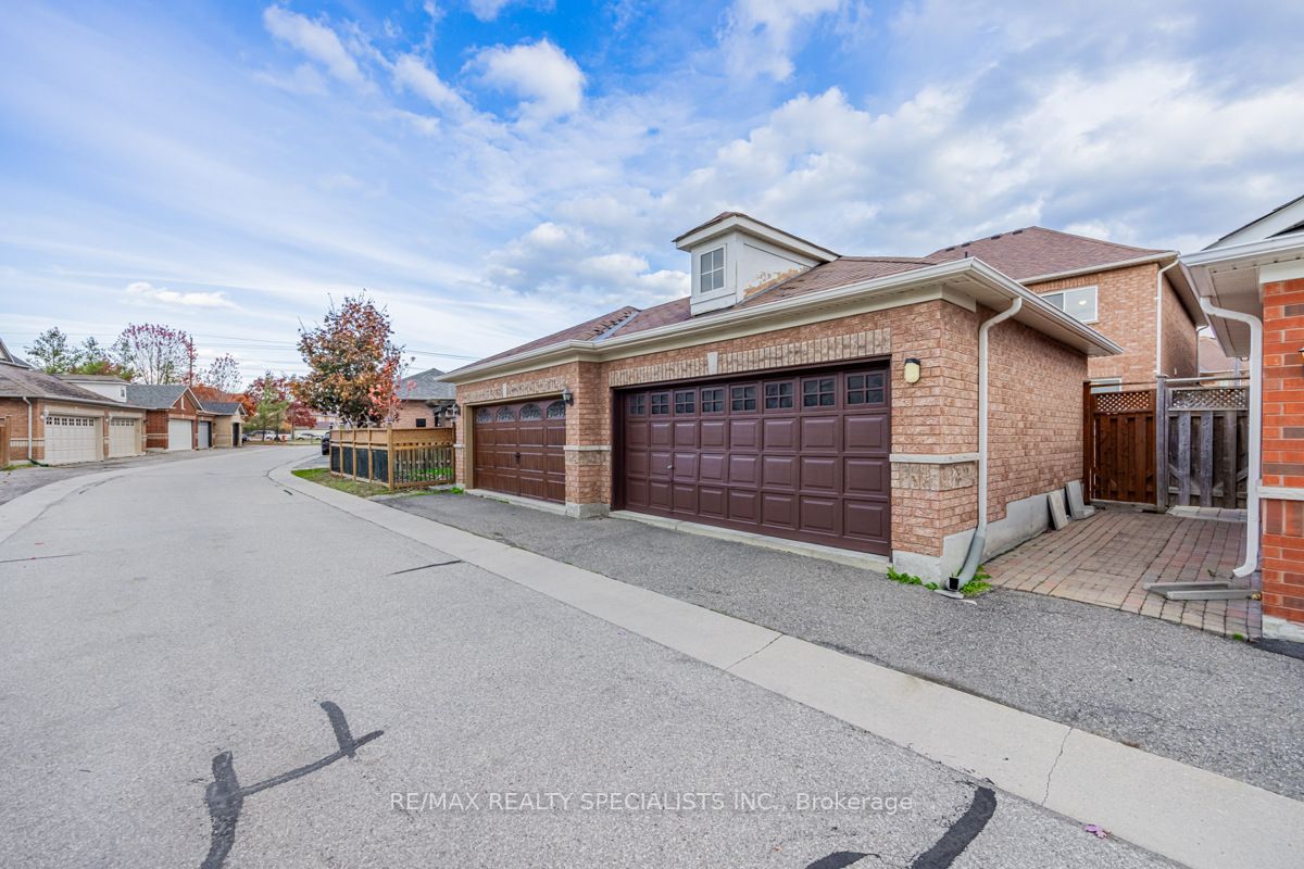 7 Snowberry Cres