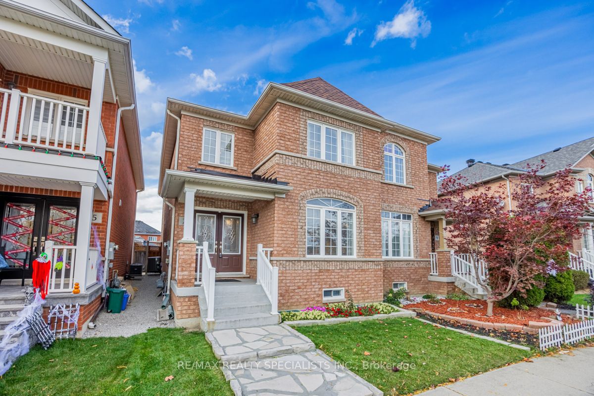 7 Snowberry Cres