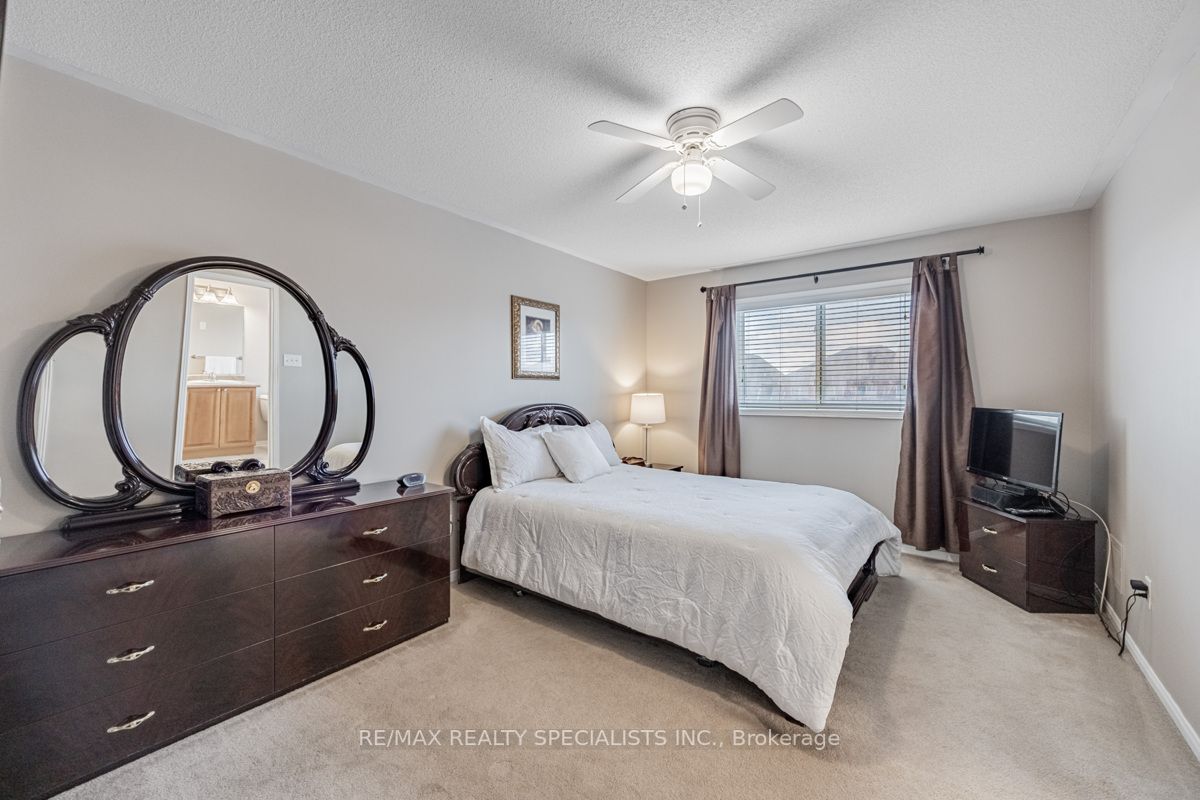7 Snowberry Cres