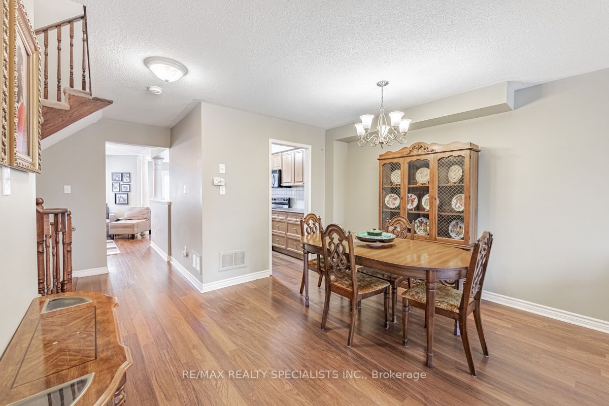 7 Snowberry Cres