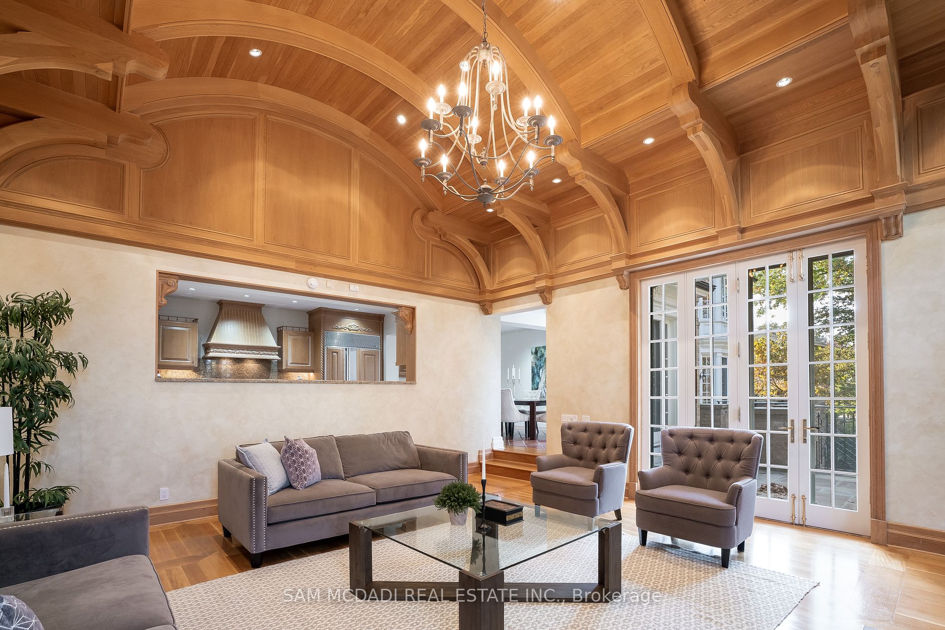 2033 Mississauga Rd