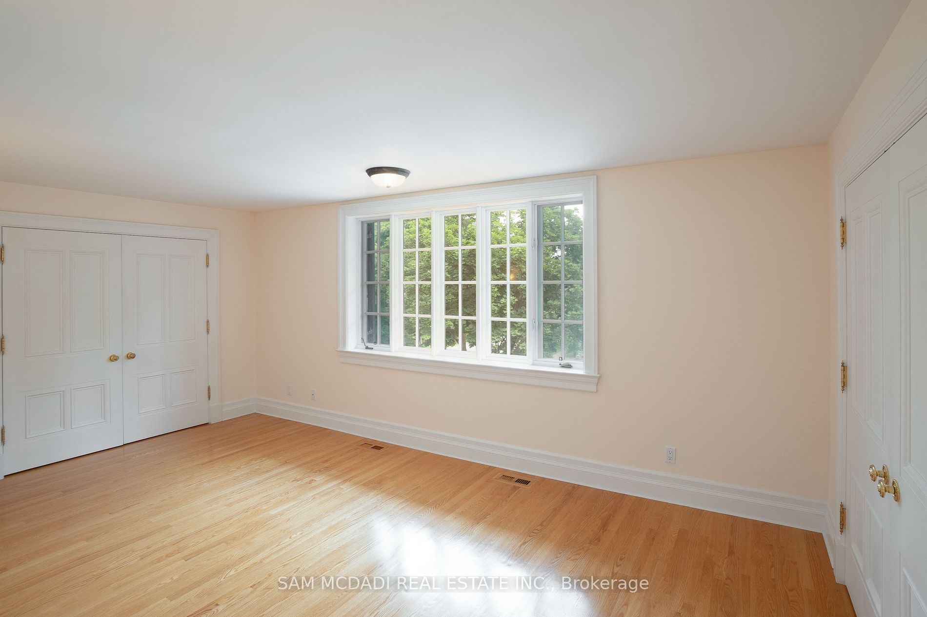 2033 Mississauga Rd