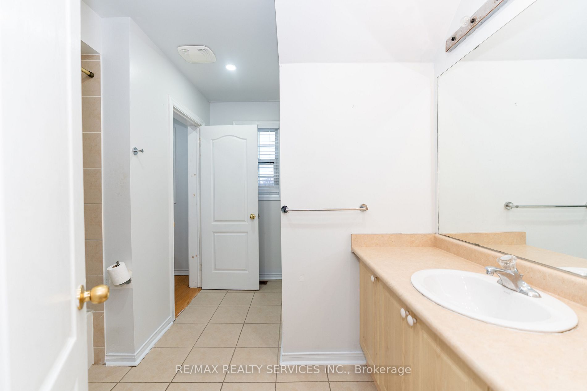 2 Clovercrest Drive