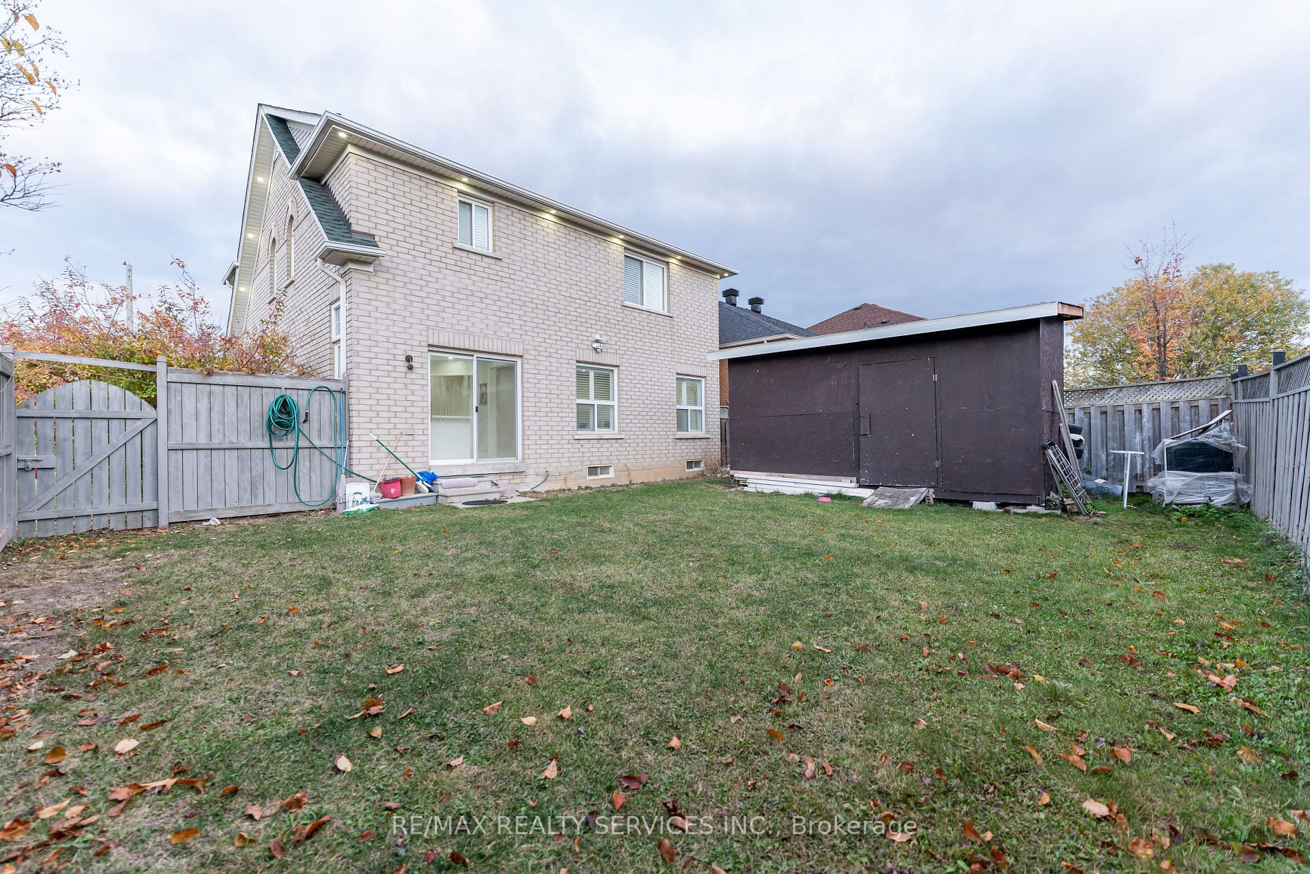2 Clovercrest Drive