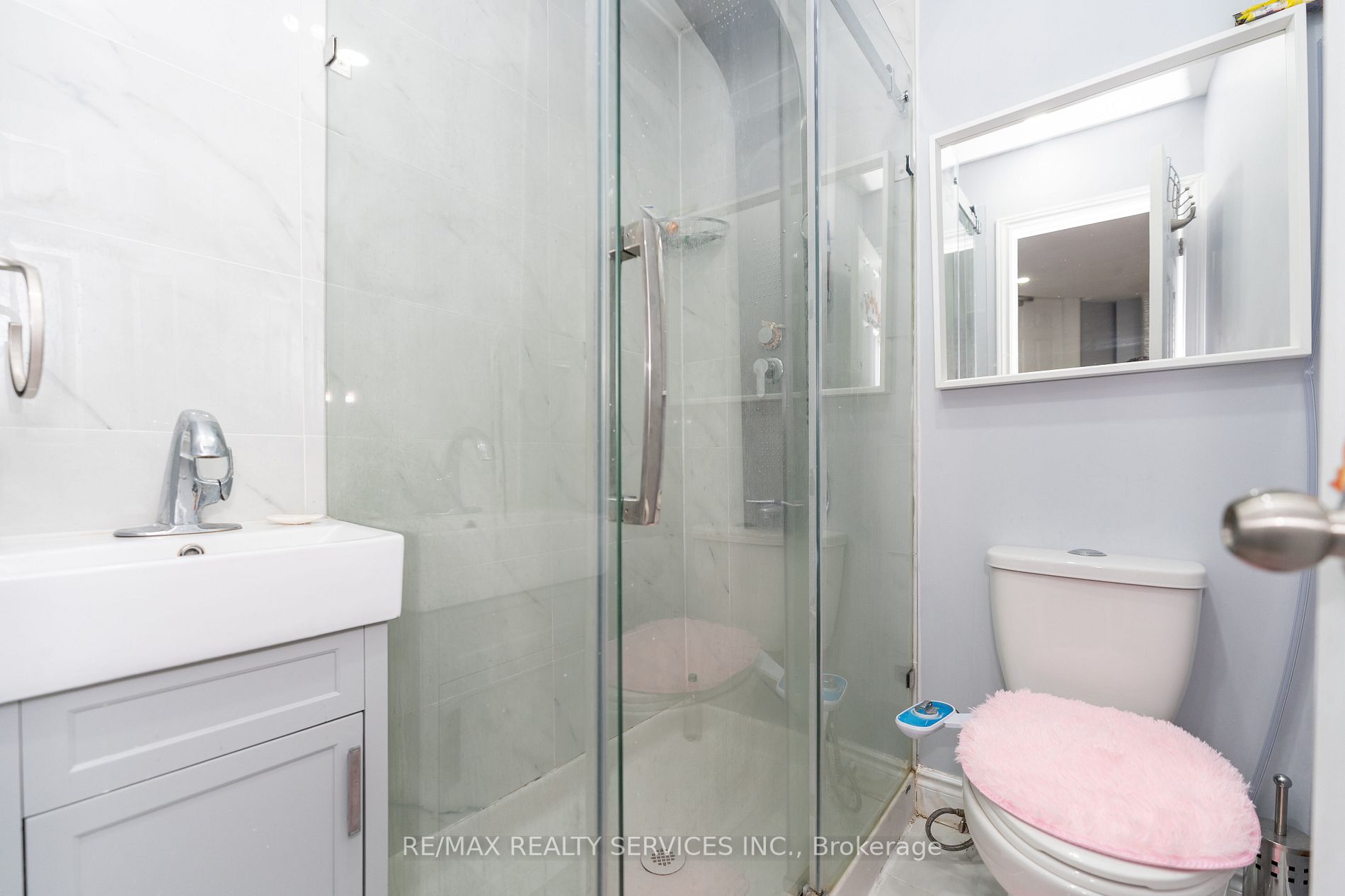 2 Clovercrest Drive
