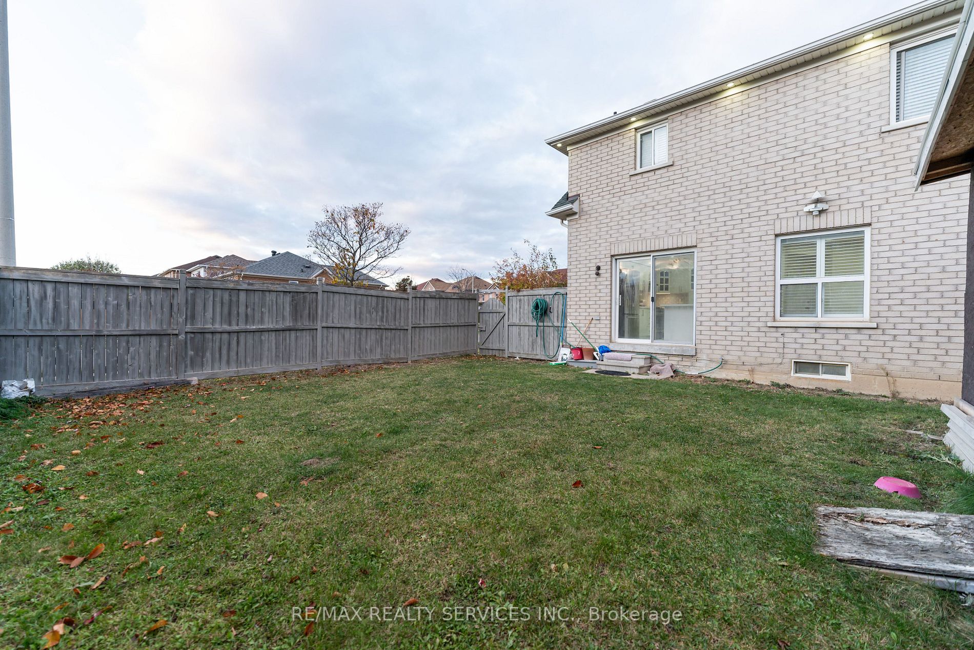 2 Clovercrest Drive