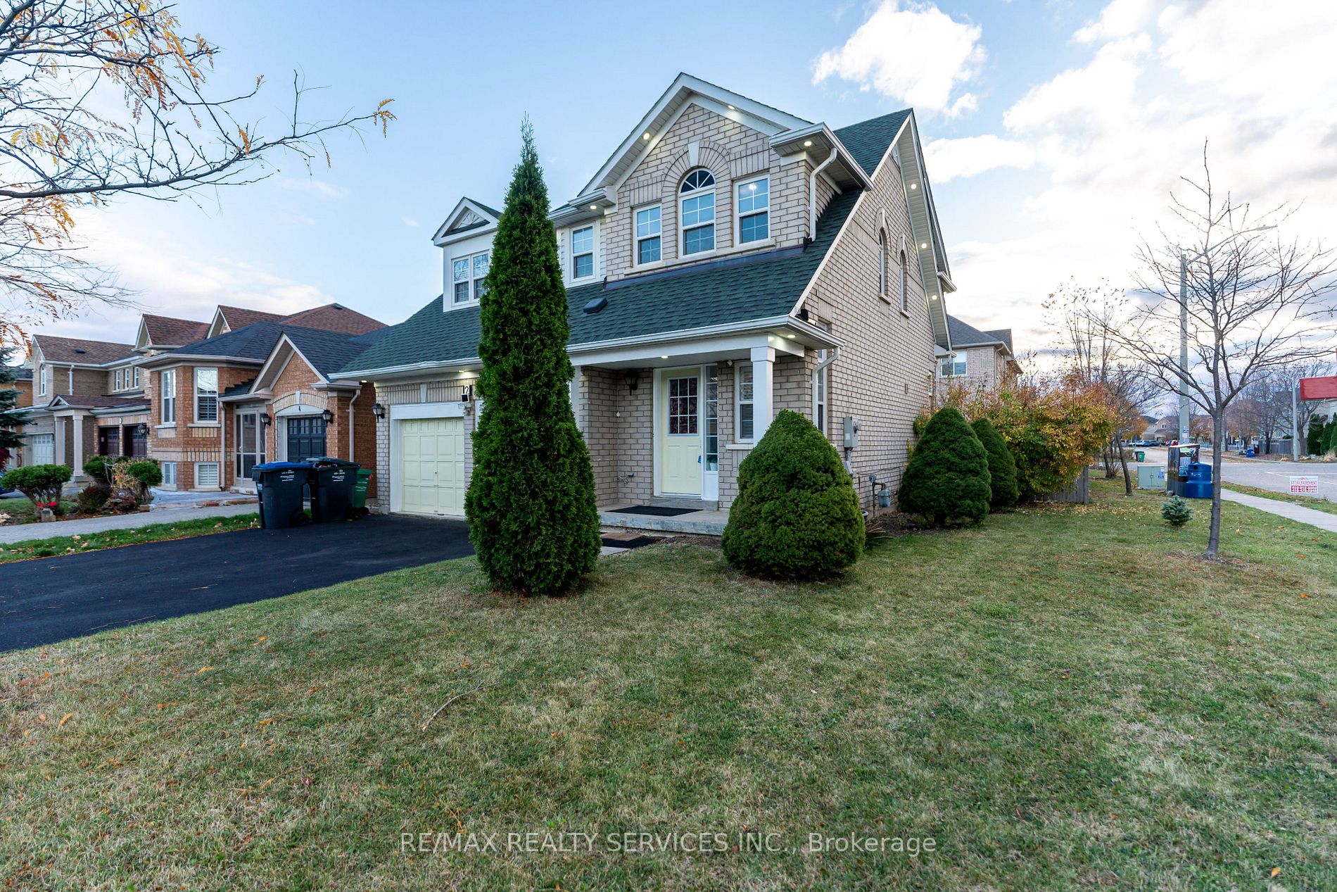 2 Clovercrest Drive