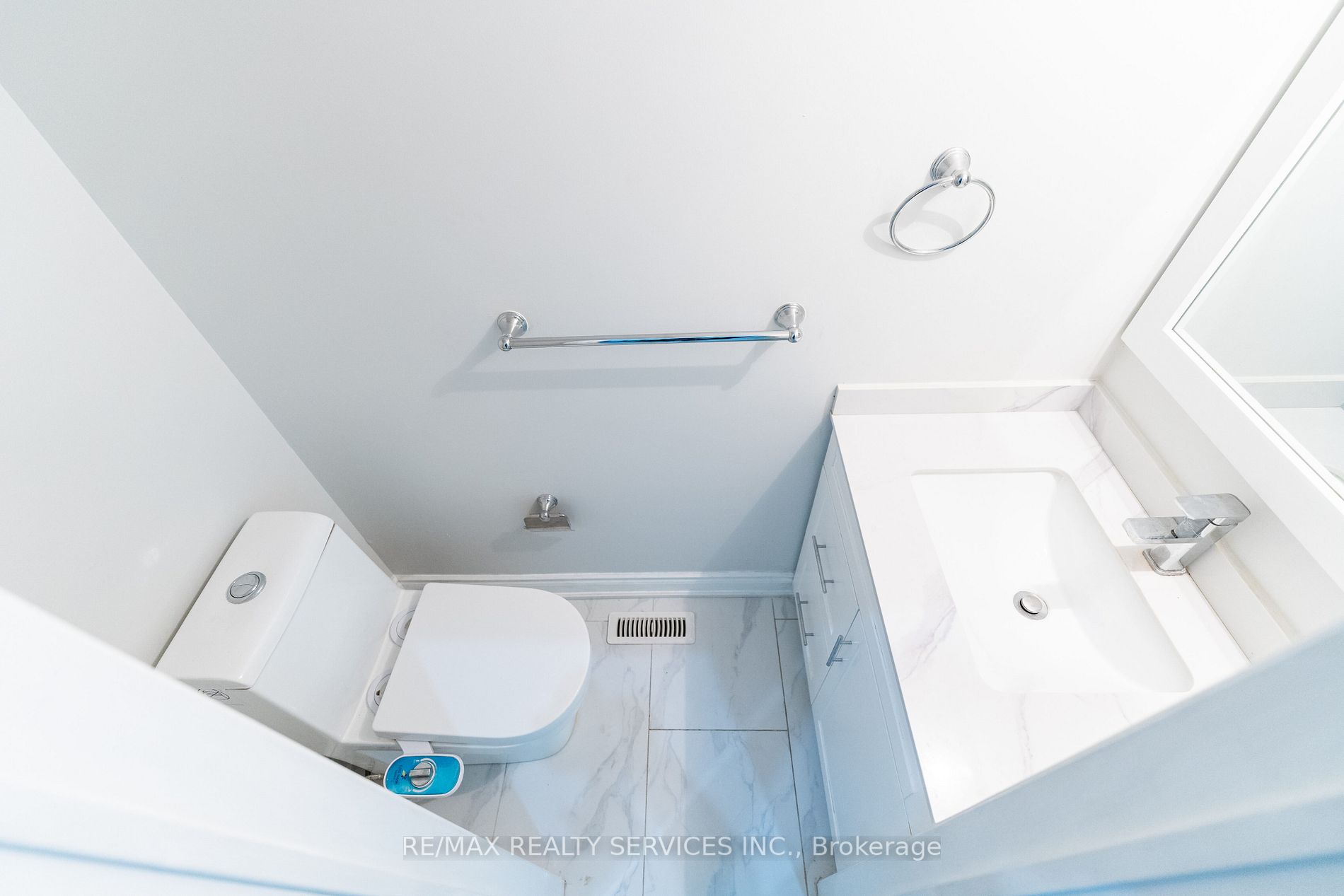 2 Clovercrest Drive