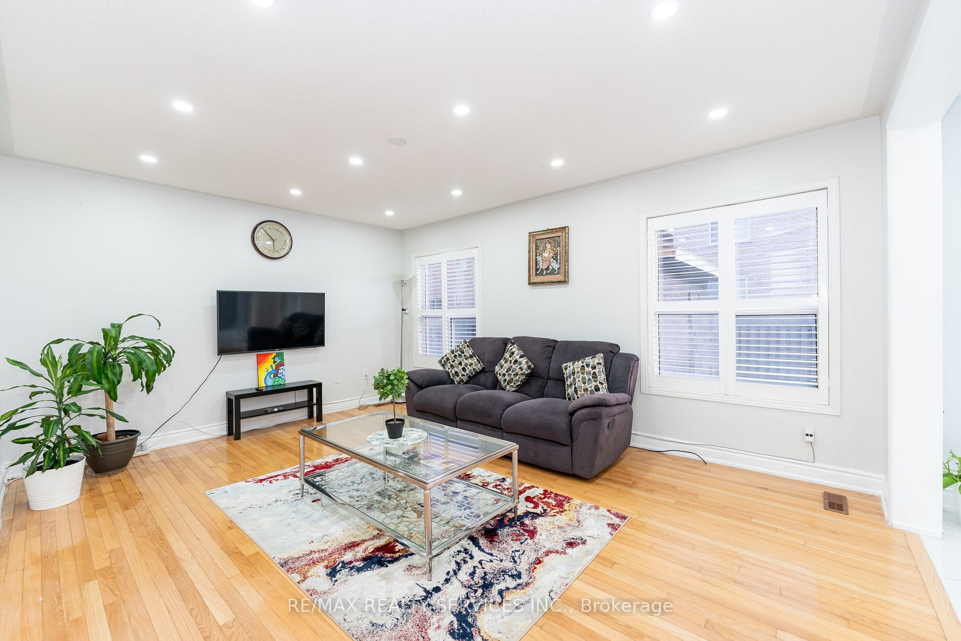 2 Clovercrest Drive