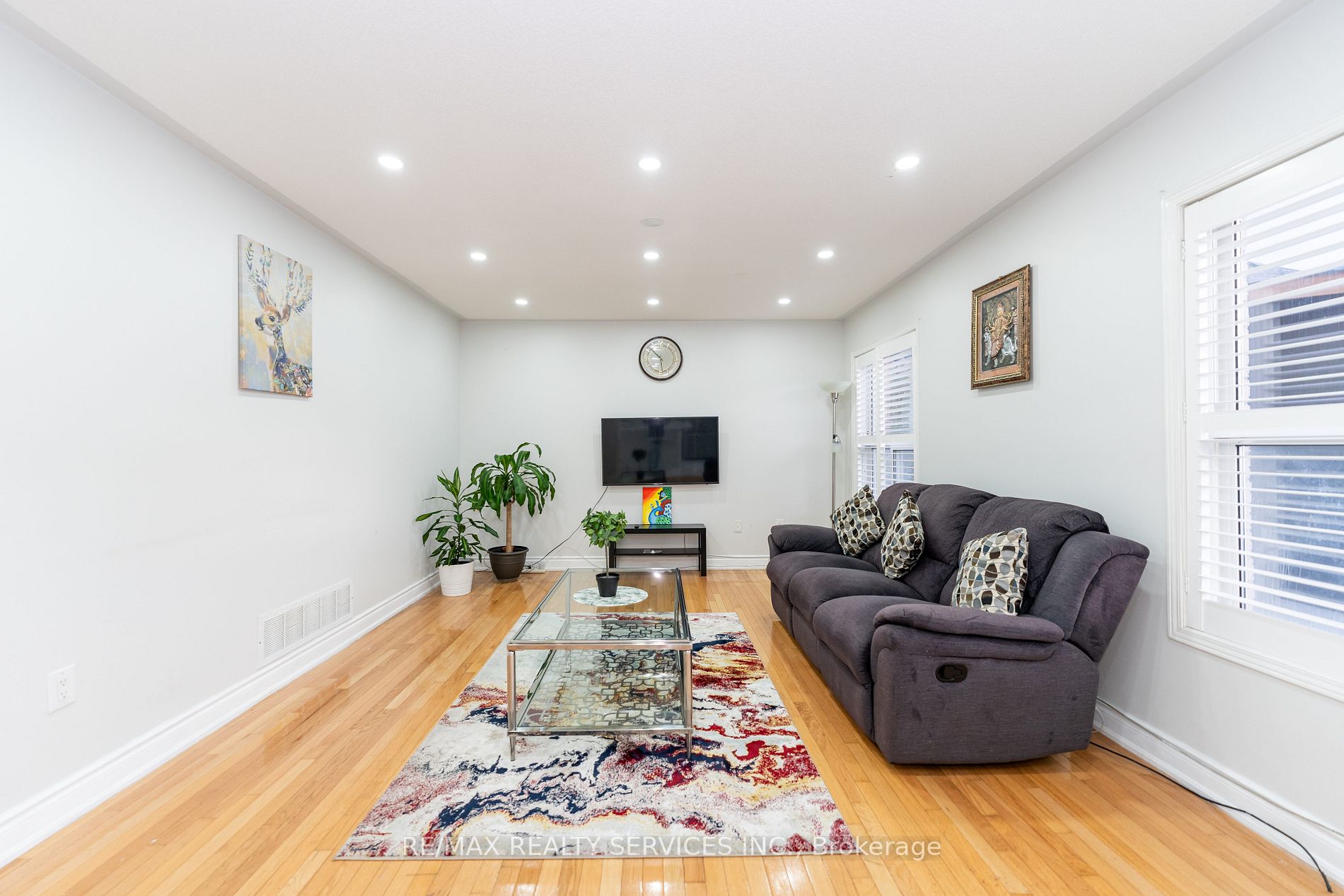 2 Clovercrest Drive