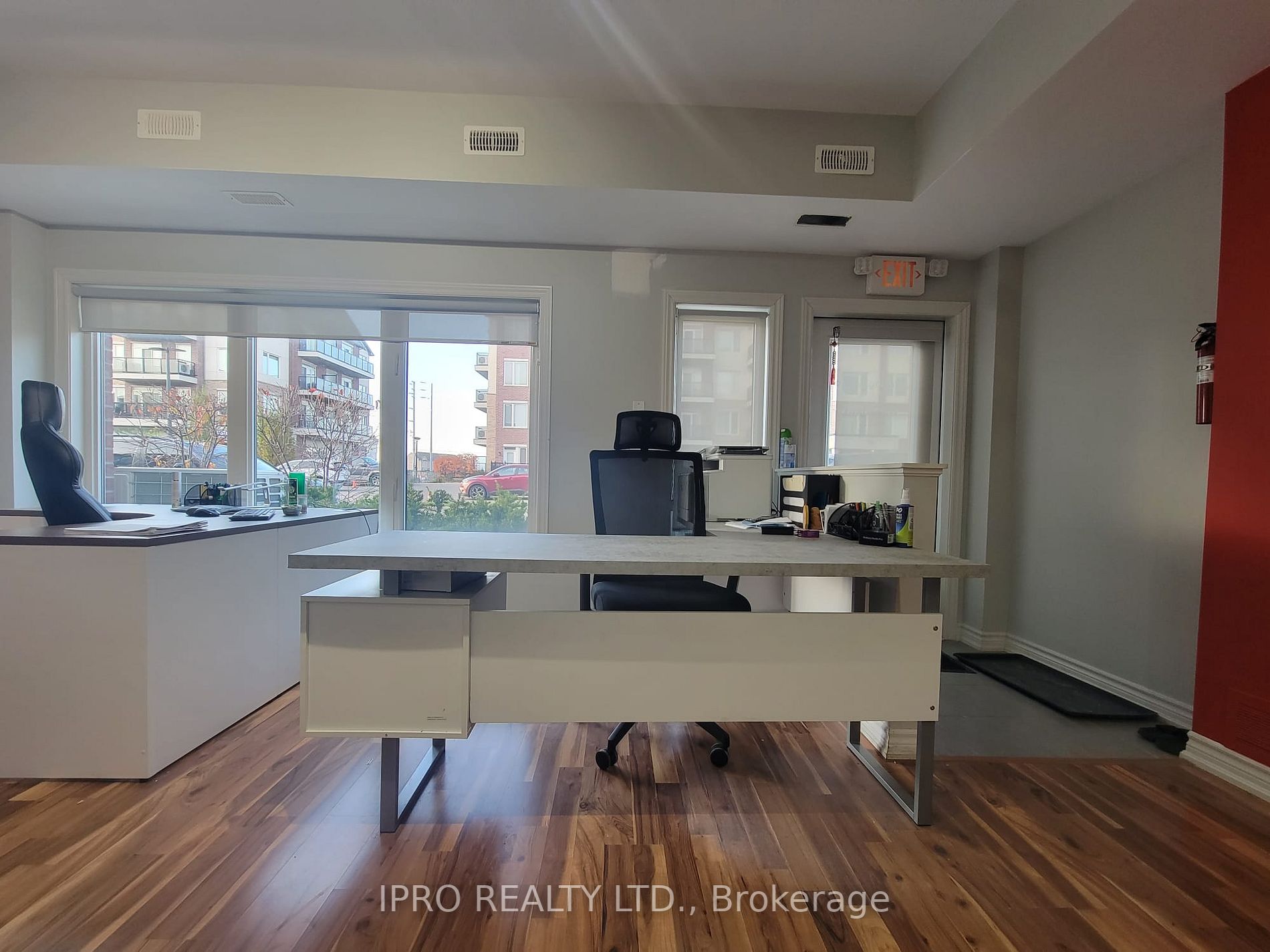 32 Sky Harbour Dr