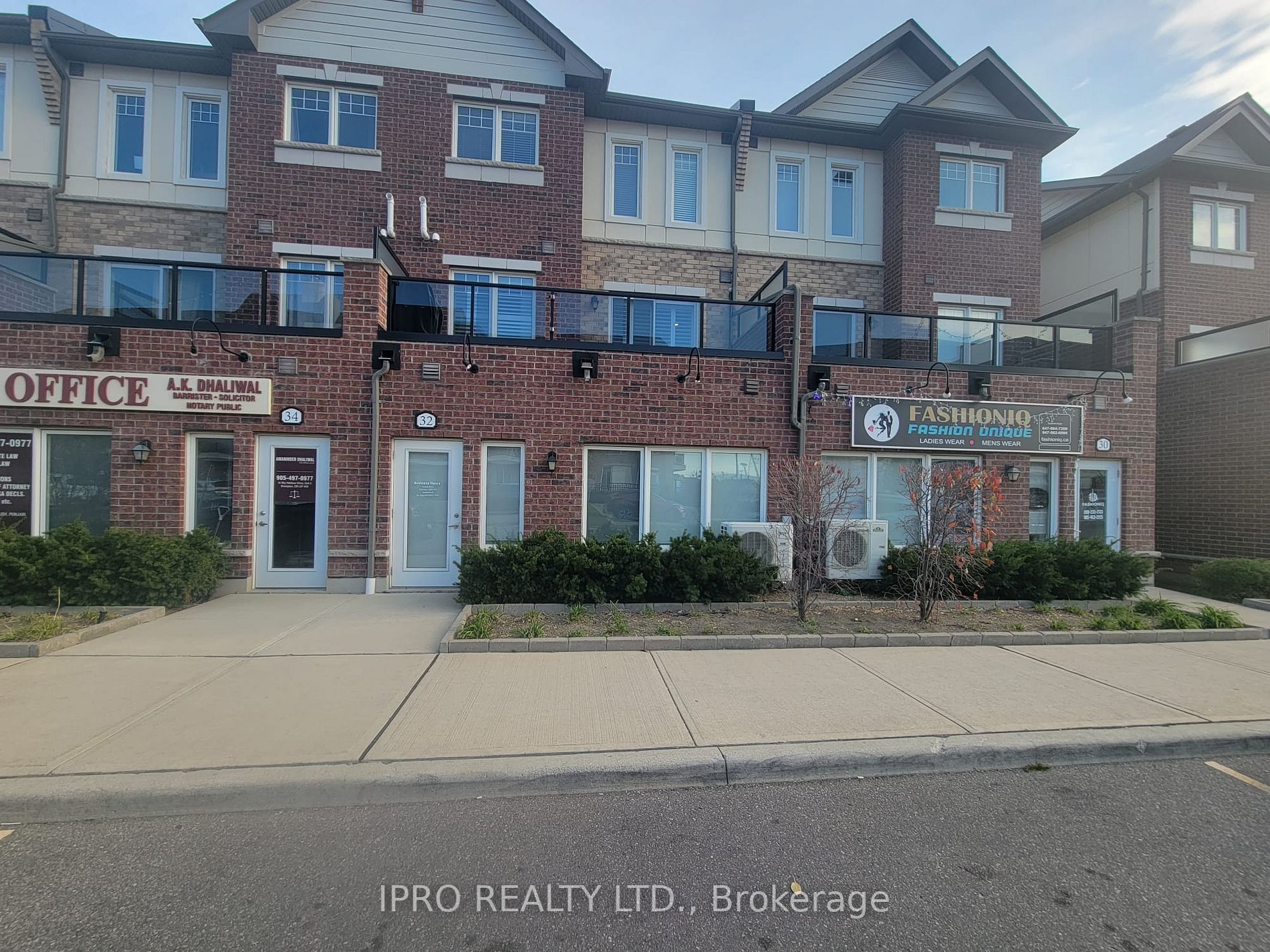 32 Sky Harbour Dr