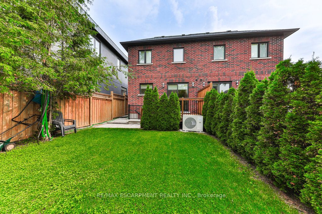 34B Pine Ave N