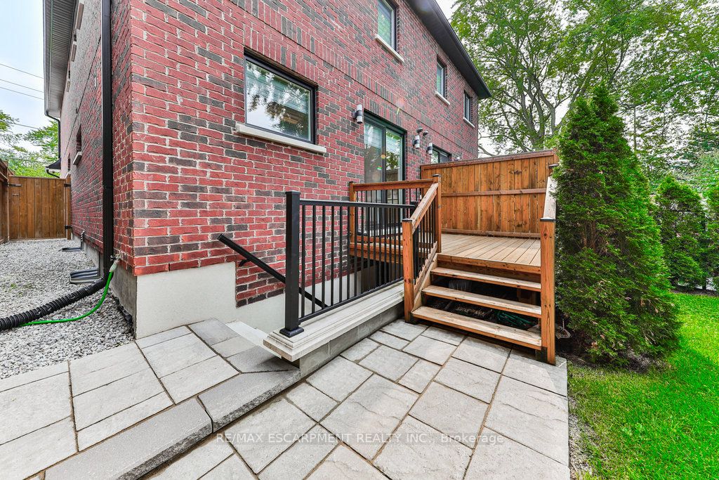 34B Pine Ave N