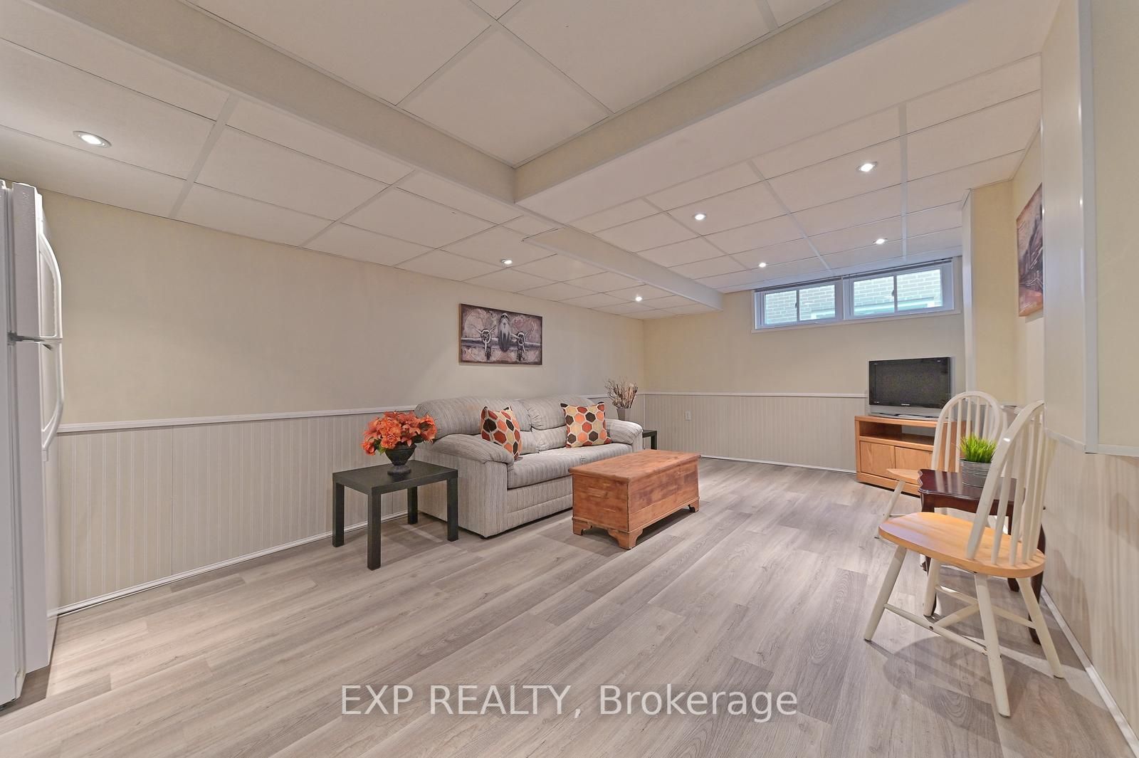 88 Vista Dr