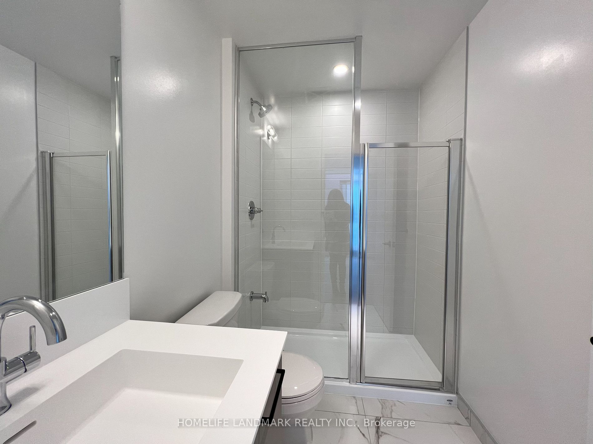 10 Lagerfeld Dr, #304