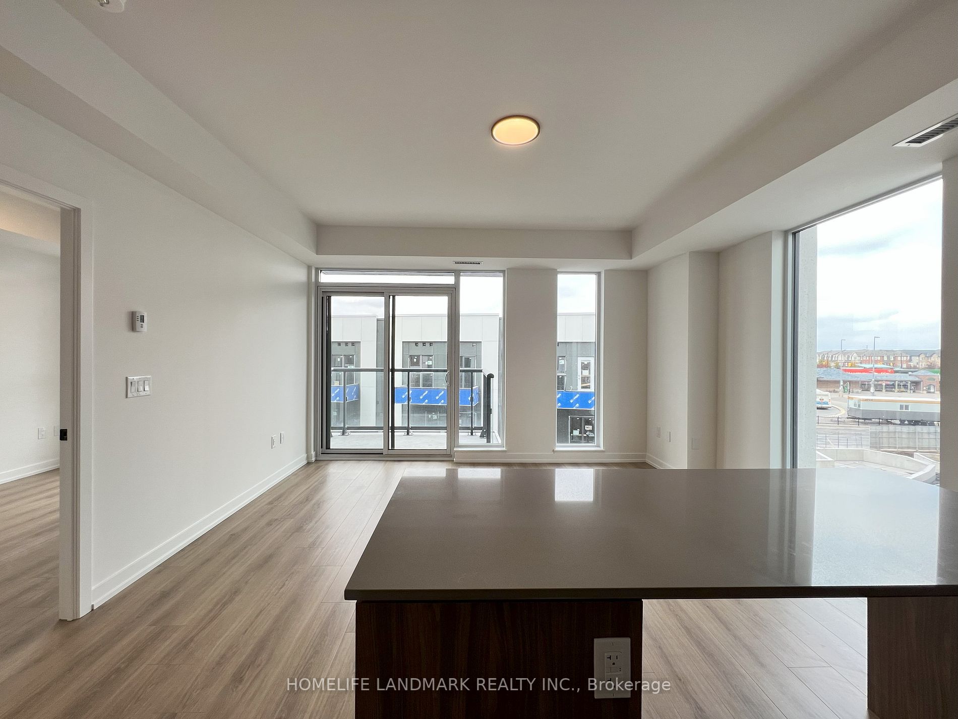 10 Lagerfeld Dr, #304