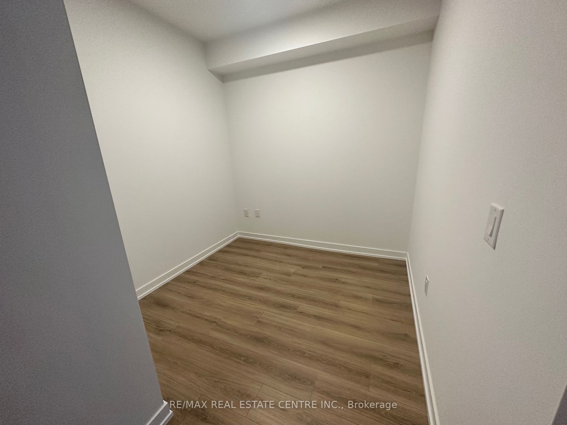10 Lagerfeld Dr, #202
