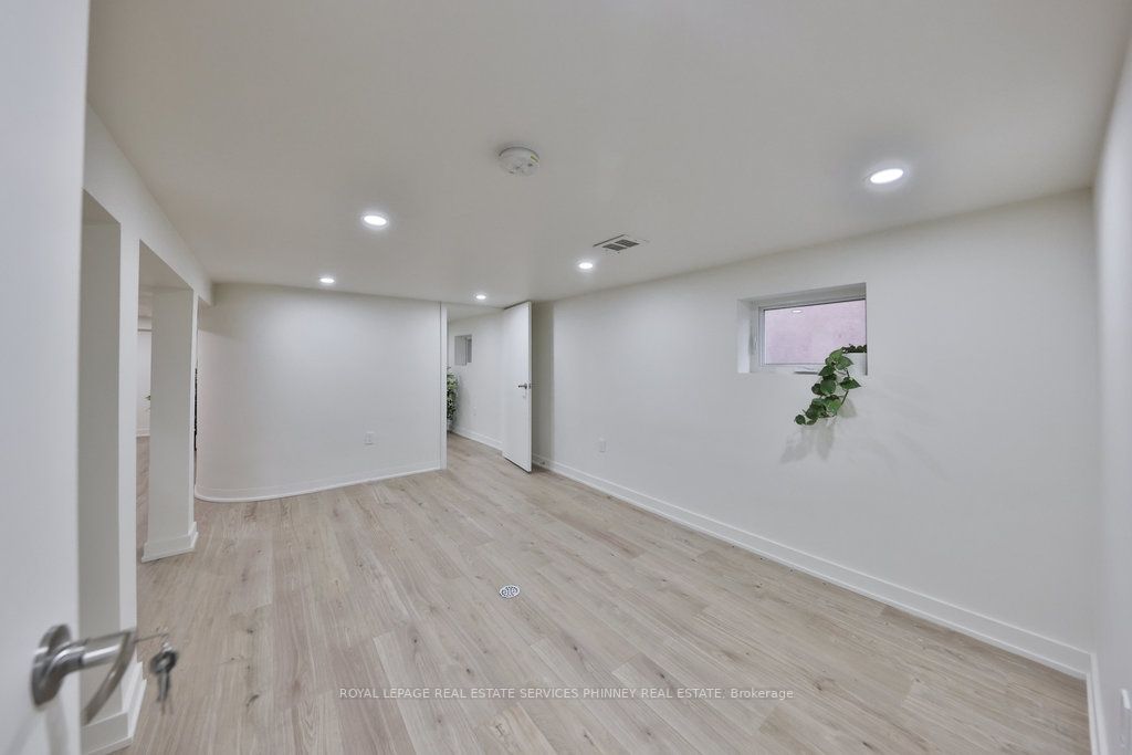 58 Montcalm Ave