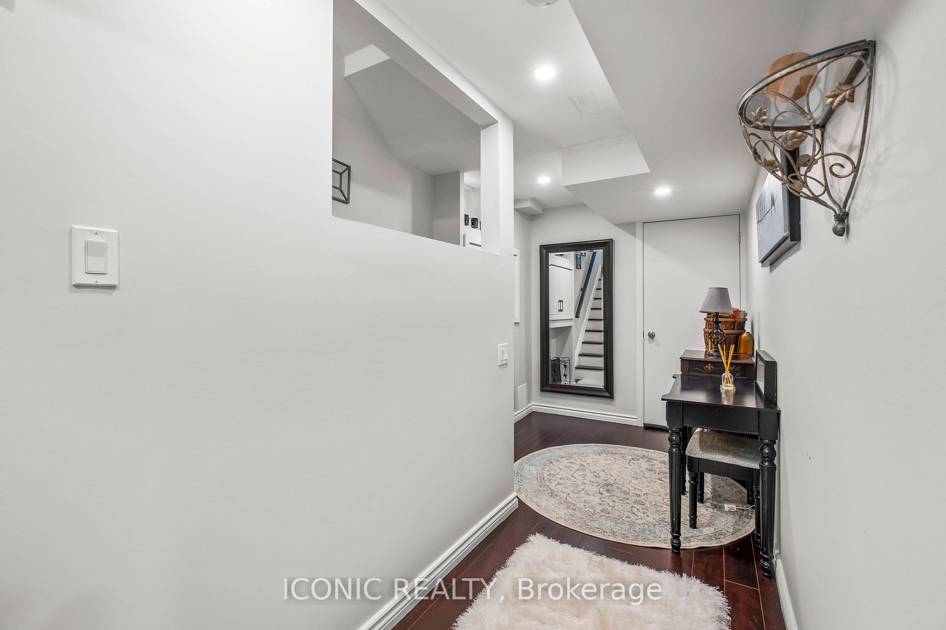 13 Manorwood Crt