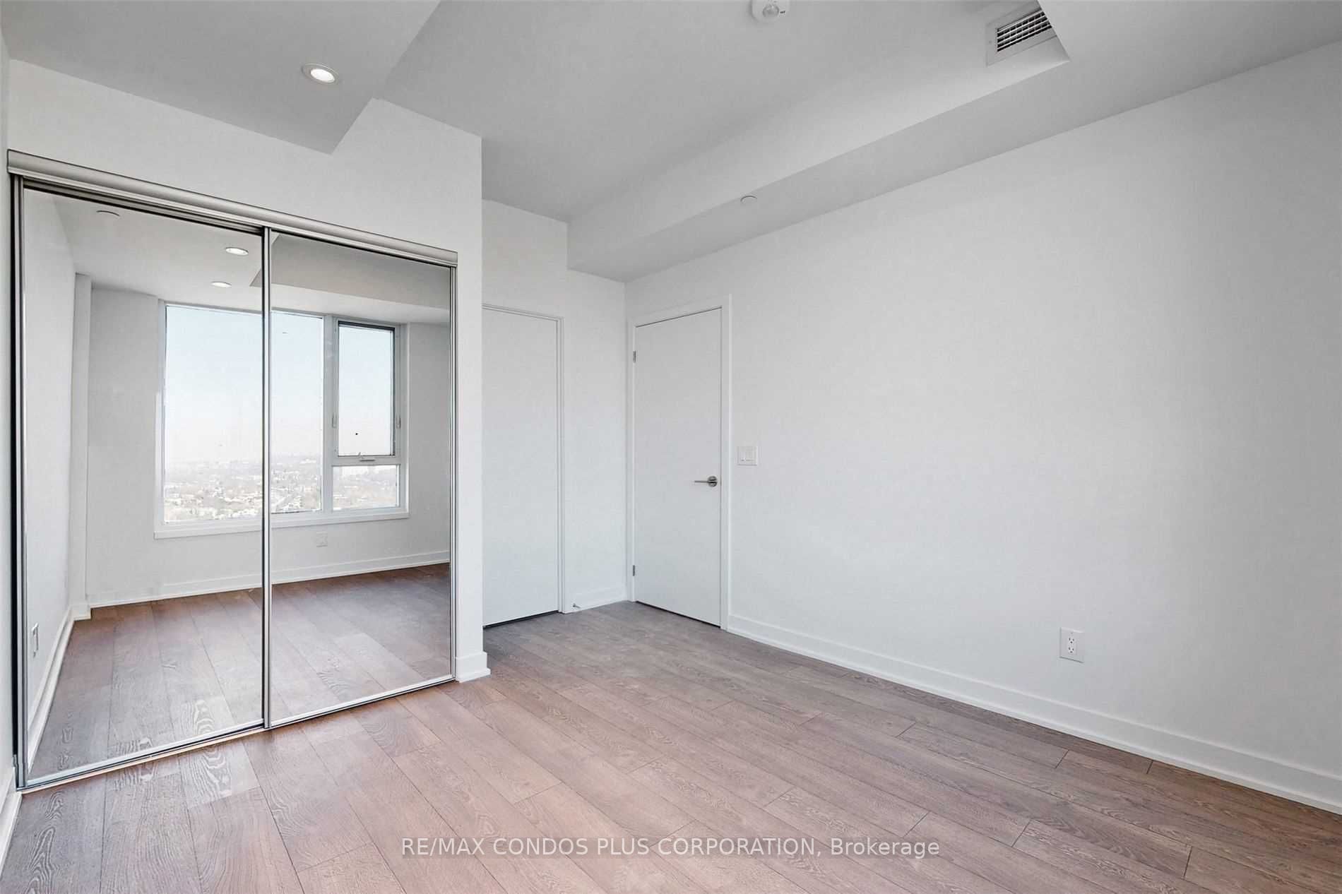 1928 Lakeshore Blvd W, #4001
