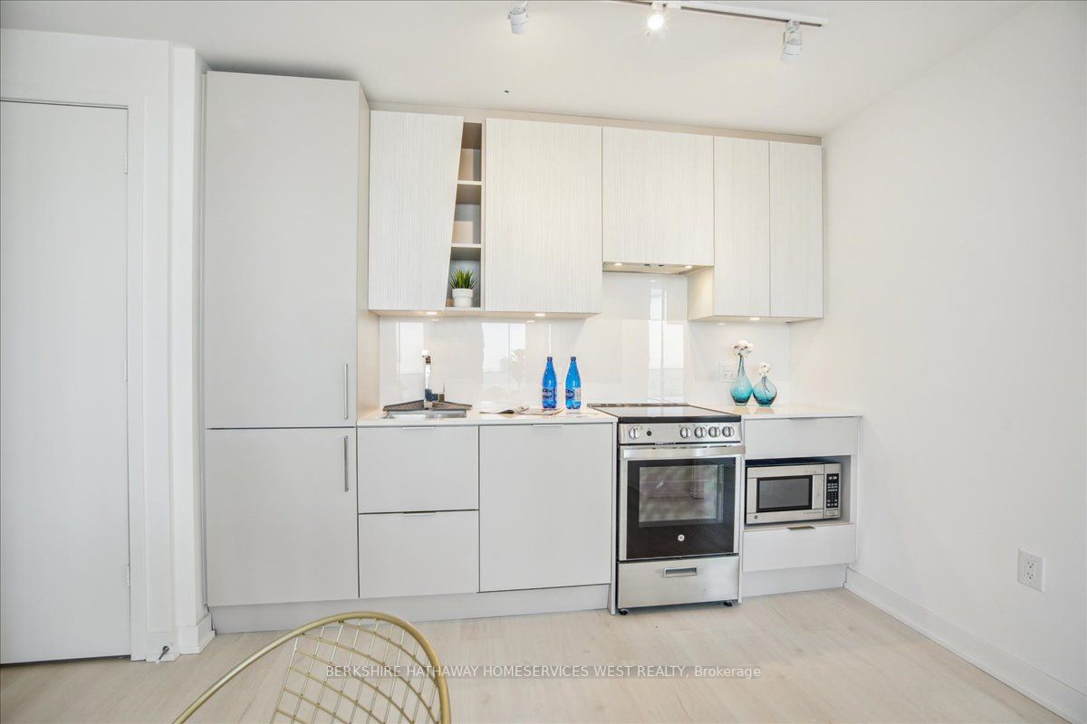 3900 Confederation Pkwy, #4301