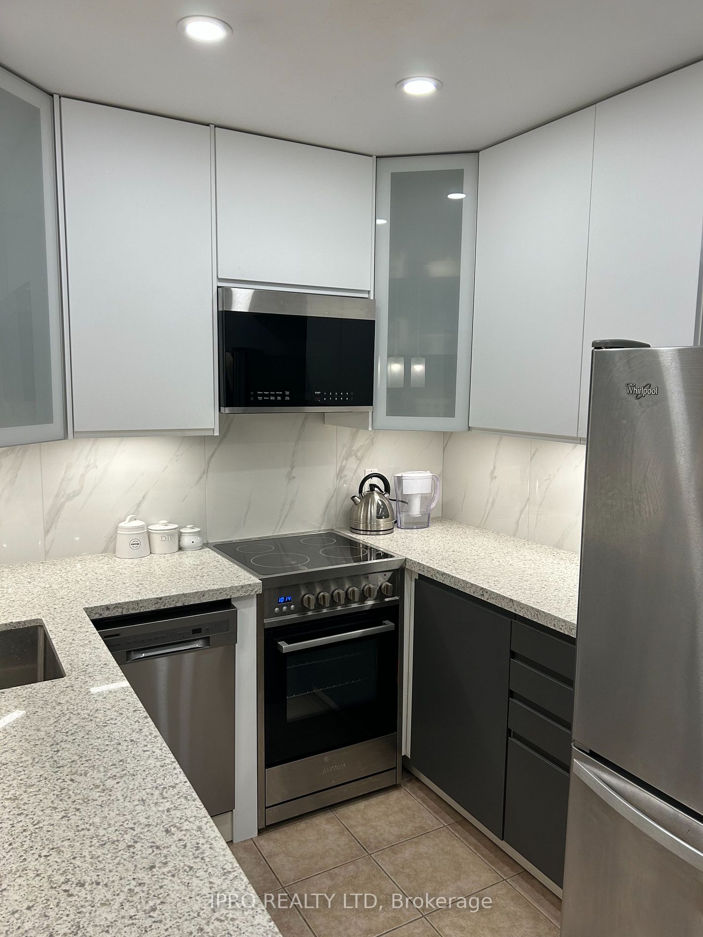 35 Via Rosedale Way, #117