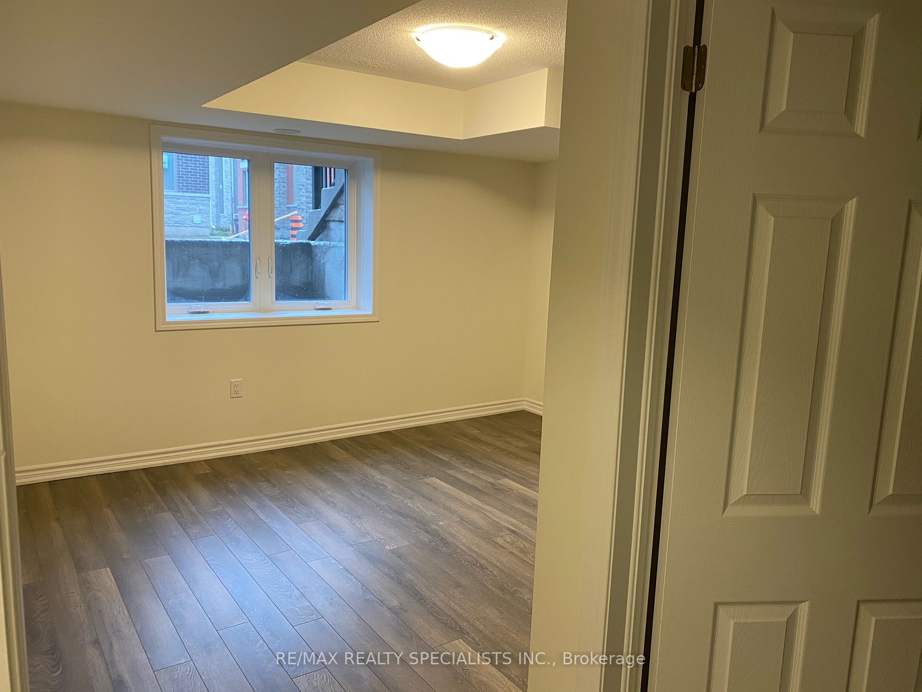 1-250 Lagerfeld Dr, #43