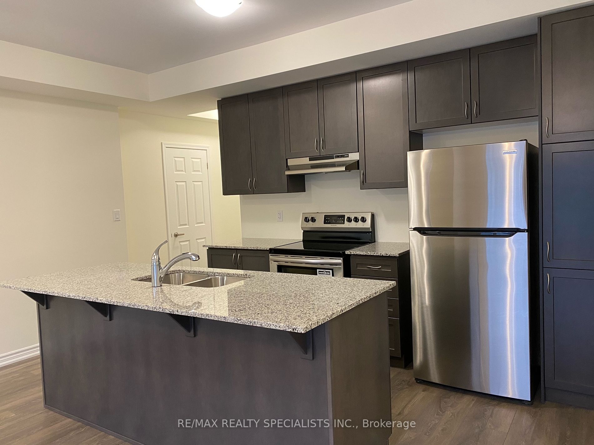 1-250 Lagerfeld Dr, #43