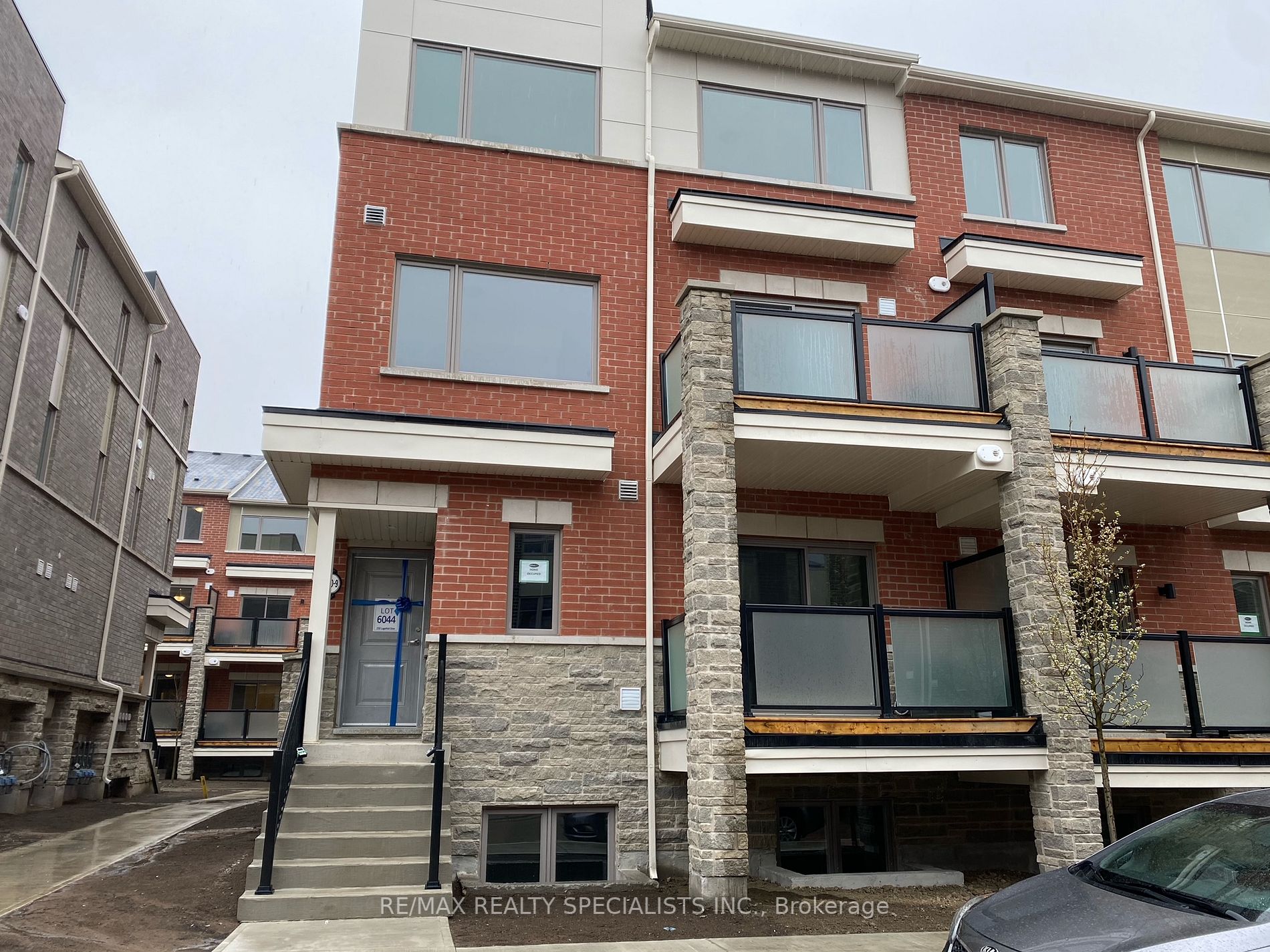 1-250 Lagerfeld Dr, #43