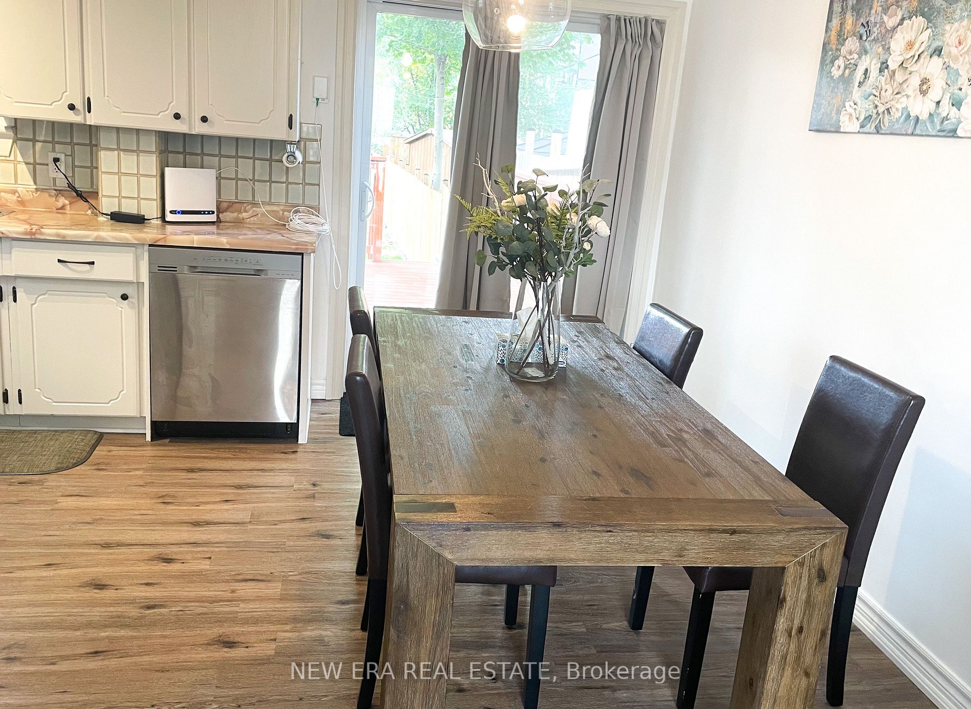 562 Royal York Rd