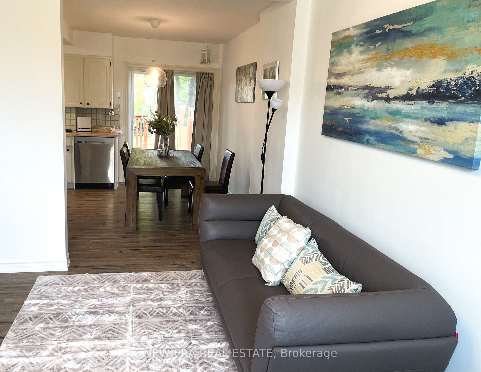 562 Royal York Rd