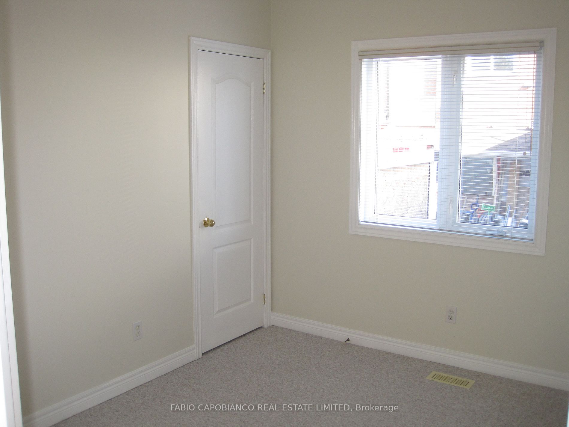 52 Jellicoe Ave, #1