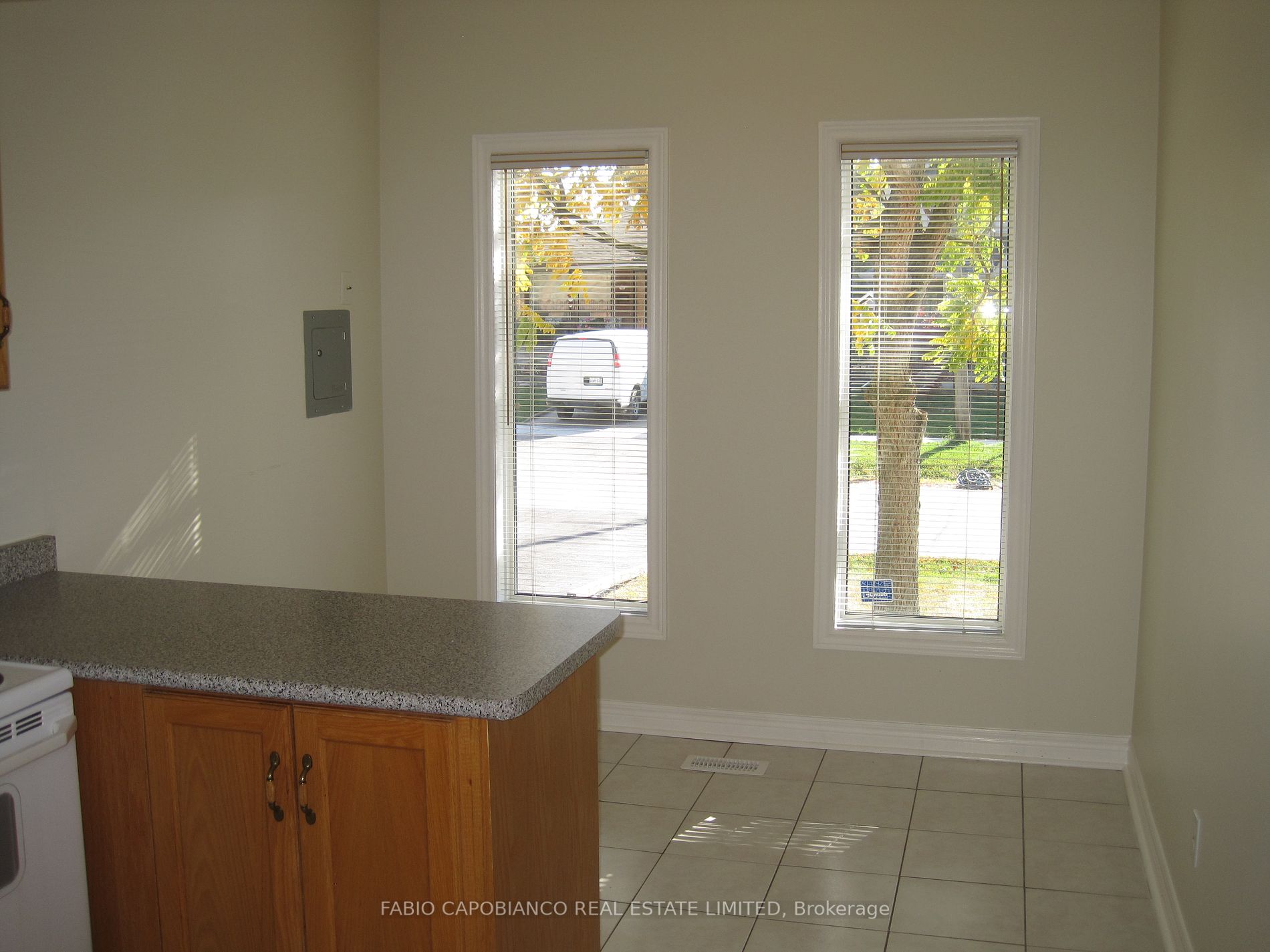 52 Jellicoe Ave, #1