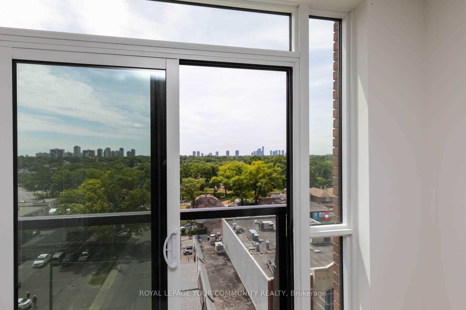 2300 St Clair Ave W, #805
