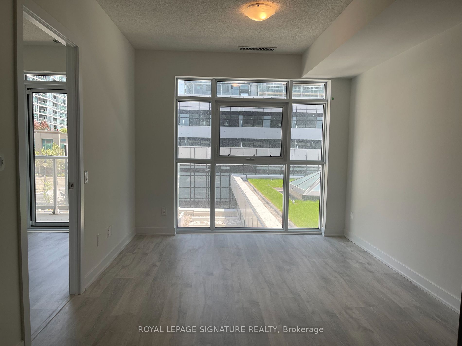 251 Manitoba St, #335