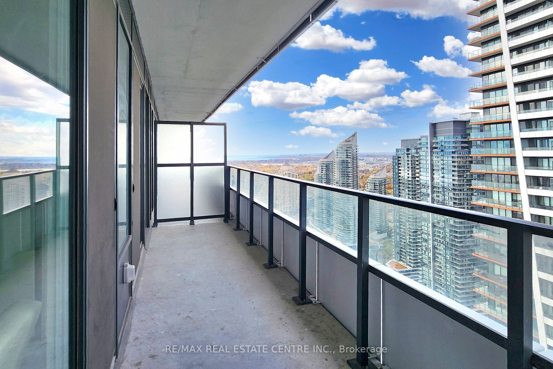 20 Shore Breeze Dr, #3903