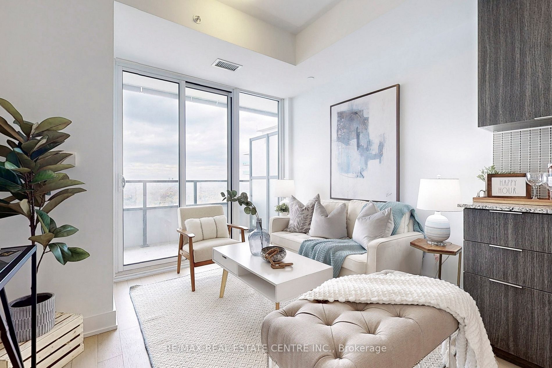 20 Shore Breeze Dr, #3903