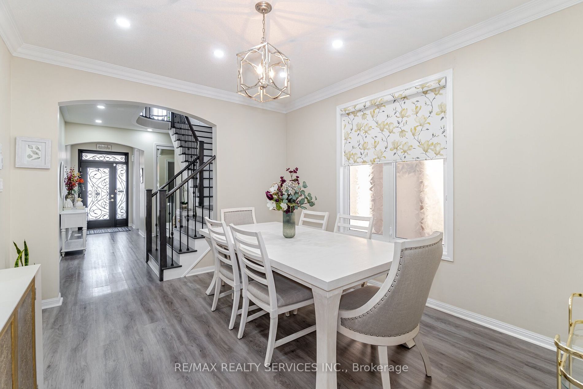 930 Farmstead Dr