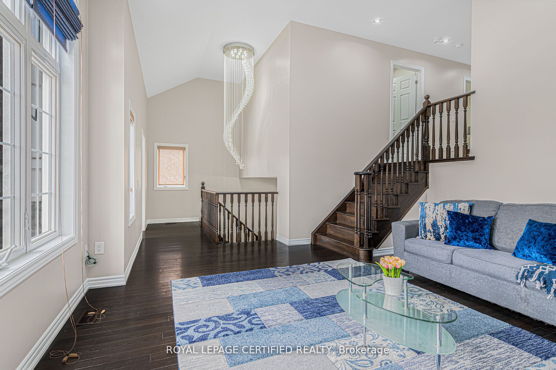 11 Brethby St