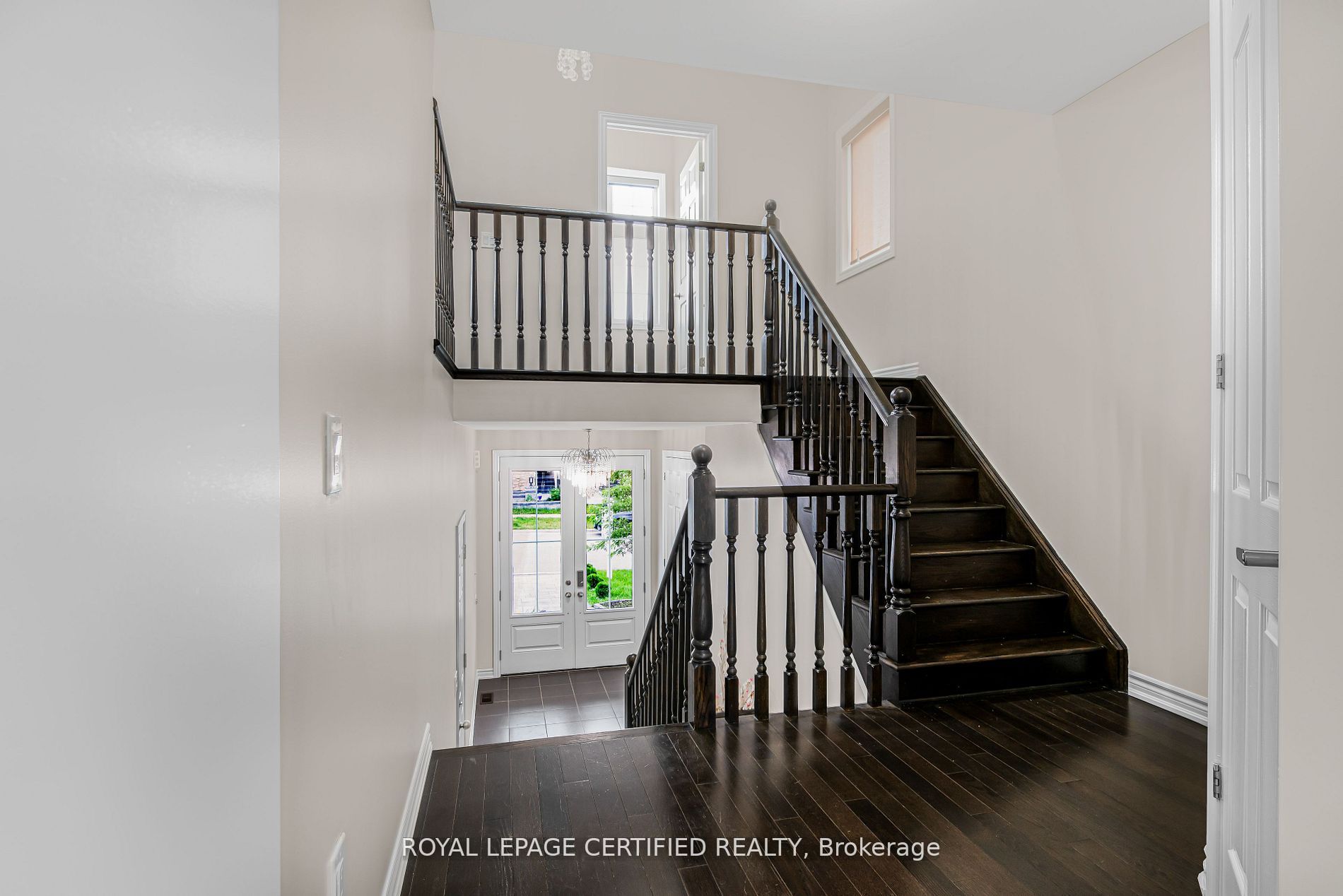 11 Brethby St
