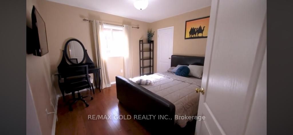 15 Nina Pl, #Upper