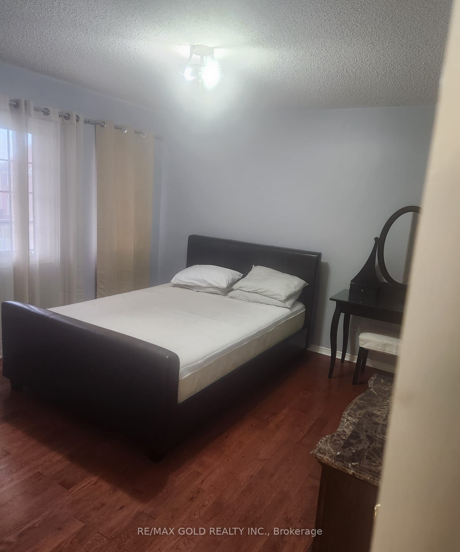 15 Nina Pl, #Upper