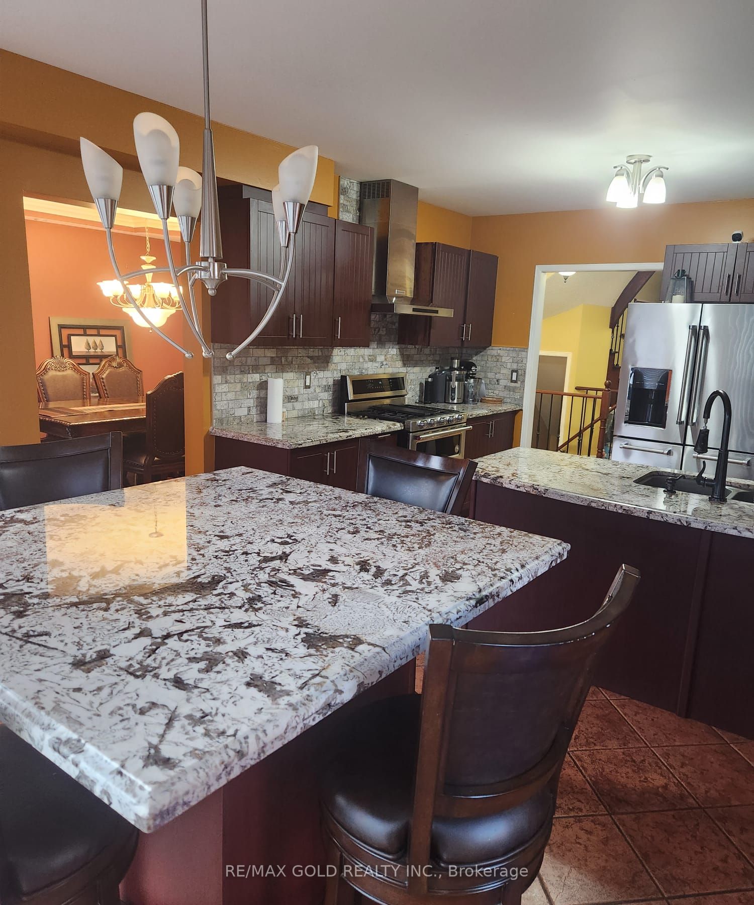 15 Nina Pl, #Upper