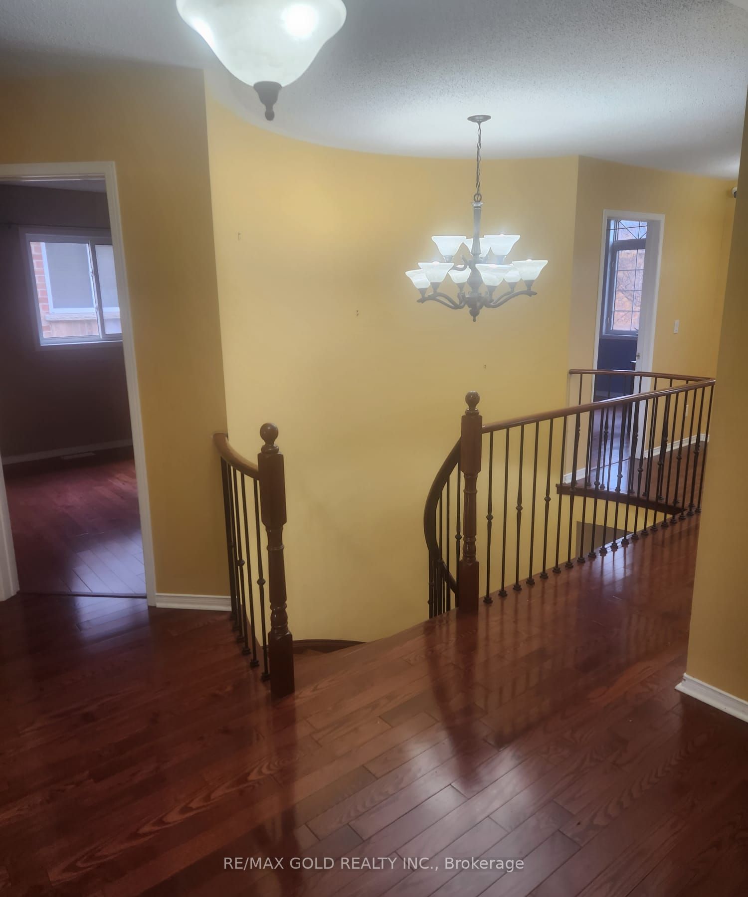 15 Nina Pl, #Upper