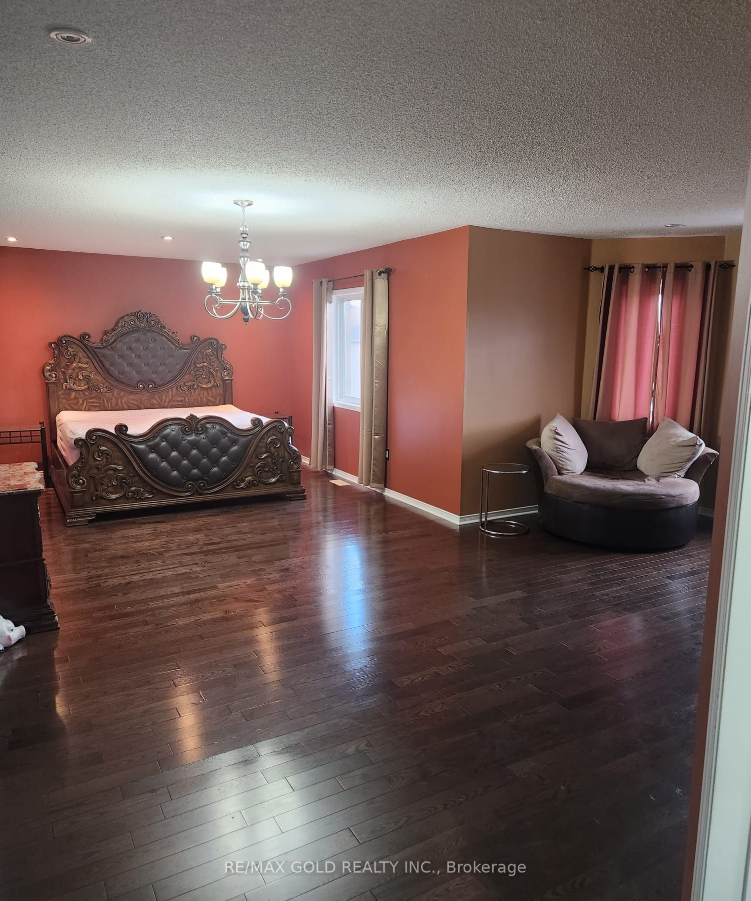 15 Nina Pl, #Upper