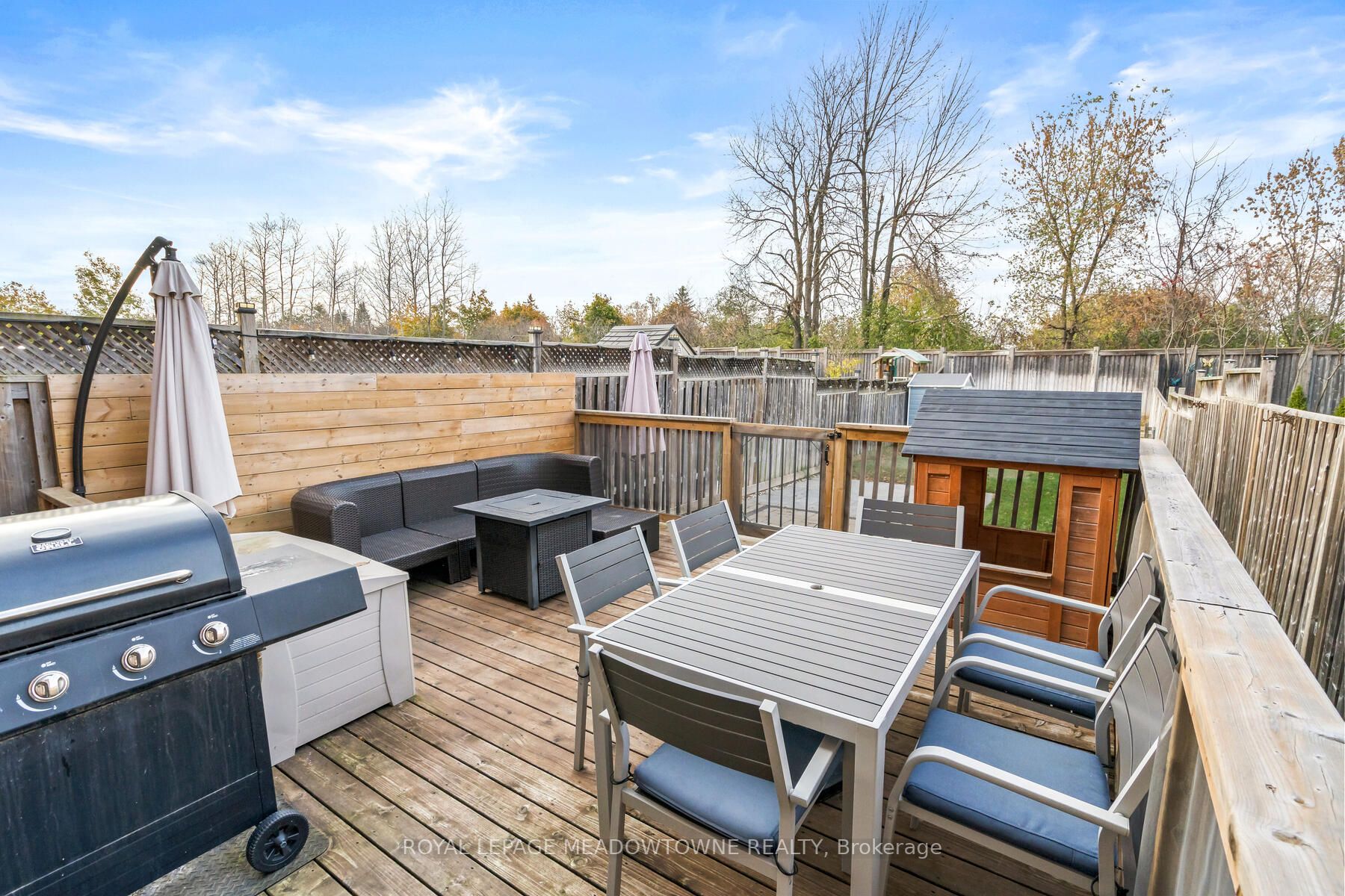 74 Mowat Cres