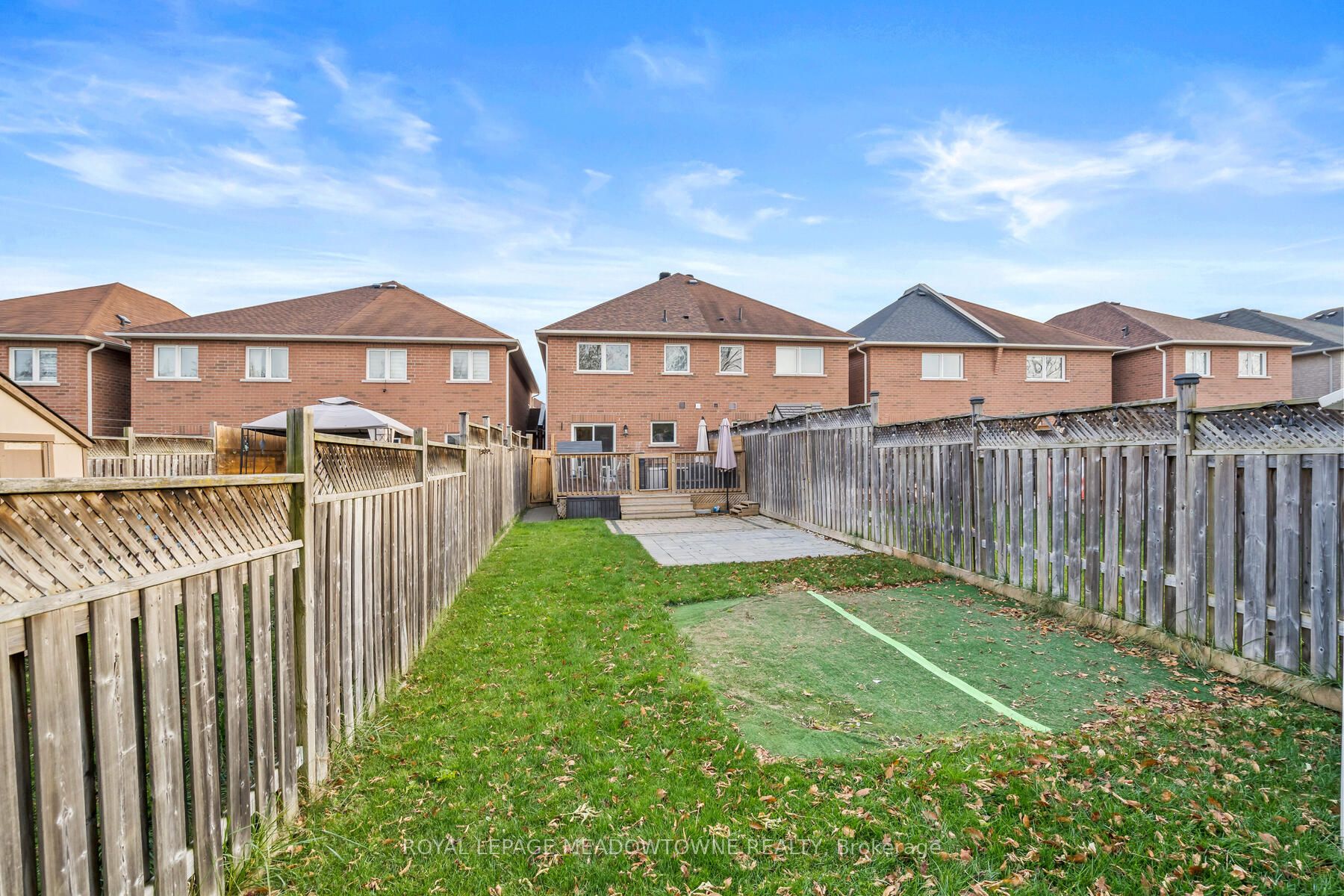 74 Mowat Cres