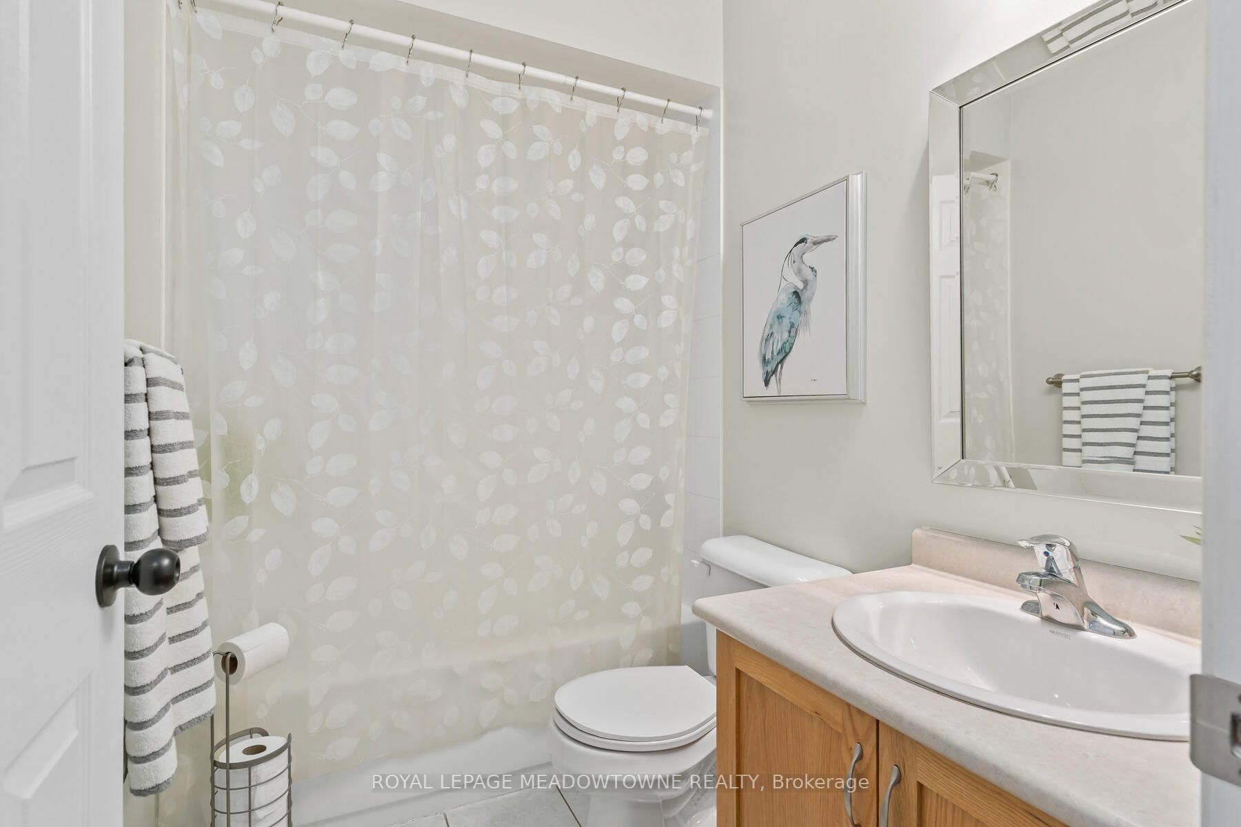 74 Mowat Cres