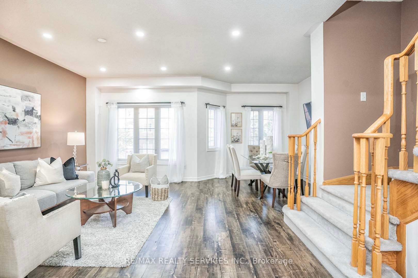 4 Urbana Rd